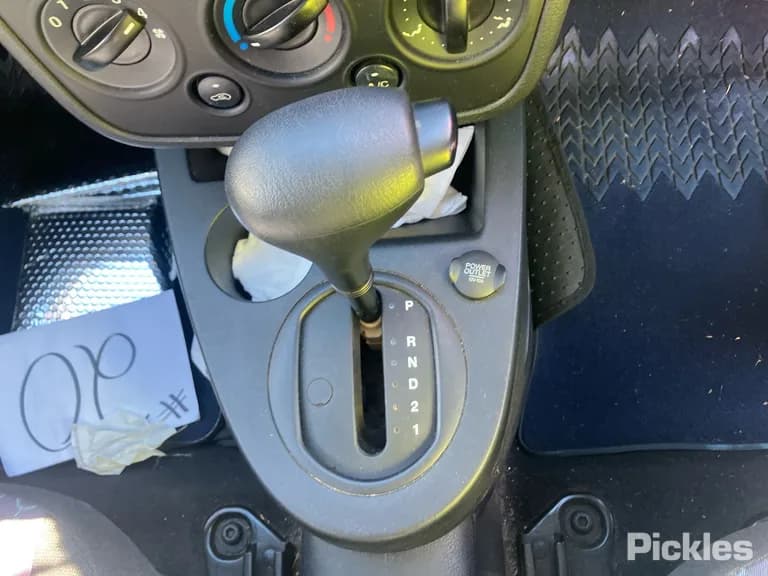 2007 Ford Fiesta Used VIN WF0HXXGAJH7E59524 – engine bay 2007 Ford Fiesta Used VIN WF0HXXGAJH7E59524 – engine bay