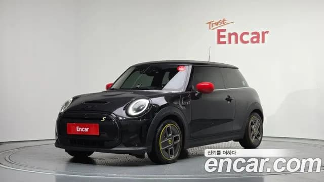 2023 Mini Cooper Electric SE Electric Sold VIN WMW11DJ00P2U23714 – exterior detail 2023 Mini Cooper Electric SE Electric Sold VIN WMW11DJ00P2U23714 – exterior detail