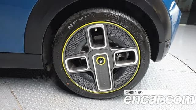 2024 Mini Cooper Electric SE Electric Sold VIN WMW11DJ00R2U51015 – dashboard 2024 Mini Cooper Electric SE Electric Sold VIN WMW11DJ00R2U51015 – dashboard