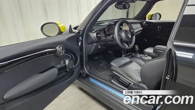 2023 Mini Cooper Electric SE Electric Sold VIN WMW11DJ08P2S66630 – photo 31 2023 Mini Cooper Electric SE Electric Sold VIN WMW11DJ08P2S66630 – photo 31