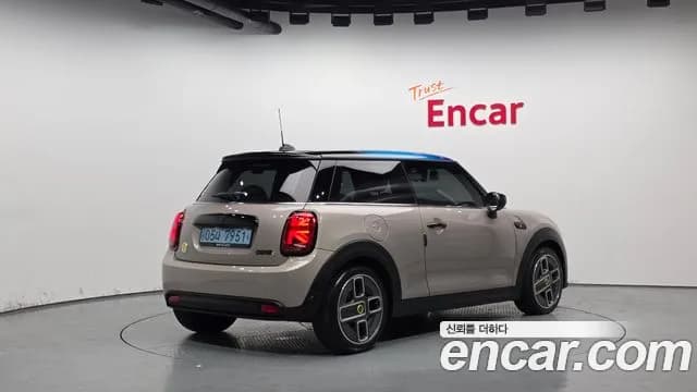 2022 Mini Cooper Electric Gen ZE Edition Sold VIN WMW11DJ09N2S49073 – photo 16 2022 Mini Cooper Electric Gen ZE Edition Sold VIN WMW11DJ09N2S49073 – photo 16