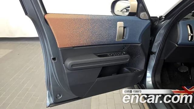 2025 Mini Cooper S Countryman 3rd Gen ALL4 Favoured Sold VIN WMW21GA05S7R36507 – exterior detail 2025 Mini Cooper S Countryman 3rd Gen ALL4 Favoured Sold VIN WMW21GA05S7R36507 – exterior detail