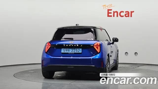 2024 Mini Cooper Electric 4th Gen SE Favoured Sold VIN WMW21GC02RTA25858 – photo 18 2024 Mini Cooper Electric 4th Gen SE Favoured Sold VIN WMW21GC02RTA25858 – photo 18