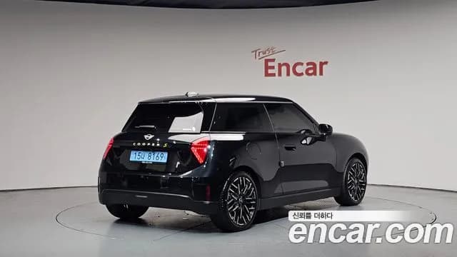 2024 Mini Cooper Electric 4th Gen SE Favoured Sold VIN WMW21GC07RTA42705 – photo 14 2024 Mini Cooper Electric 4th Gen SE Favoured Sold VIN WMW21GC07RTA42705 – photo 14