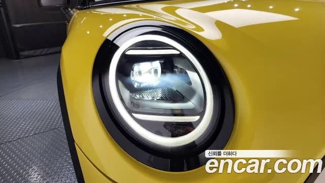 2025 Mini Cooper S 4th Gen Favoured Sold VIN WMW21GD06S2W34006 – exterior detail 2025 Mini Cooper S 4th Gen Favoured Sold VIN WMW21GD06S2W34006 – exterior detail