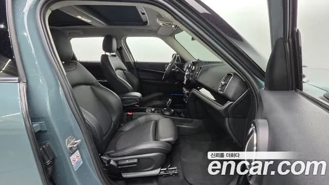 2021 Mini Cooper Countryman Standard Sold VIN WMW31BR02M3M37850 – front exterior 2021 Mini Cooper Countryman Standard Sold VIN WMW31BR02M3M37850 – front exterior