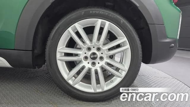 2022 Mini Cooper Countryman Classic Plus Sold VIN WMW31BR03N3N62812 – undercarriage 2022 Mini Cooper Countryman Classic Plus Sold VIN WMW31BR03N3N62812 – undercarriage