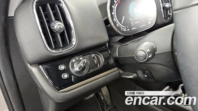 2023 Mini Cooper Countryman Classic Plus Launch Pack Sold VIN WMW31BR04P3P99795 – side profile 2023 Mini Cooper Countryman Classic Plus Launch Pack Sold VIN WMW31BR04P3P99795 – side profile