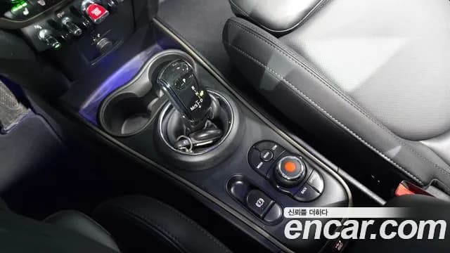 2022 Mini Cooper Countryman Classic Plus Lite Sold VIN WMW31BR09N3N53189 – interior seats 2022 Mini Cooper Countryman Classic Plus Lite Sold VIN WMW31BR09N3N53189 – interior seats