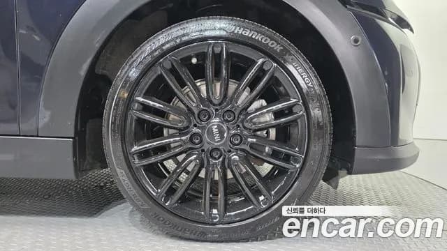 2023 Mini Cooper 3Door Resolute Edition Sold VIN WMW41DH01P2U14054 – exterior detail 2023 Mini Cooper 3Door Resolute Edition Sold VIN WMW41DH01P2U14054 – exterior detail