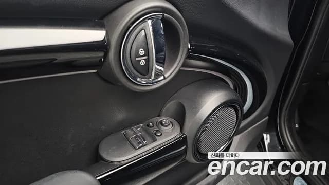 2023 Mini Cooper Classic Sold VIN WMW41DH08P2T29650 – interior seats 2023 Mini Cooper Classic Sold VIN WMW41DH08P2T29650 – interior seats