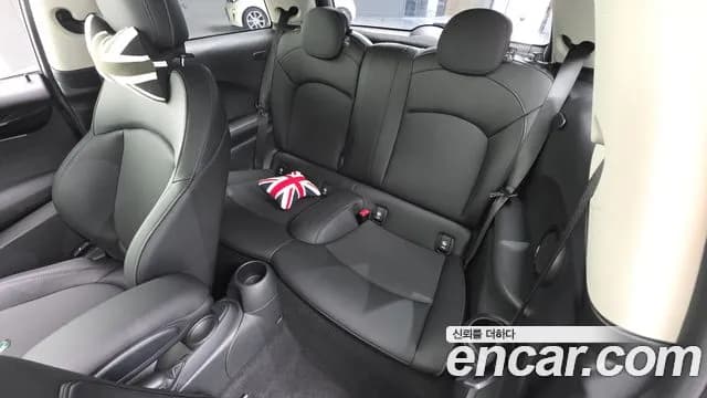 2023 Mini Cooper Classic Plus Launch Pack Sold VIN WMW41DH08P2U21583 – exterior detail 2023 Mini Cooper Classic Plus Launch Pack Sold VIN WMW41DH08P2U21583 – exterior detail