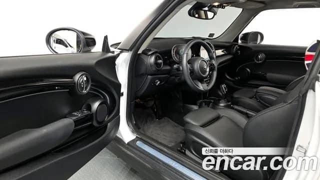 2023 Mini Cooper Classic Plus Launch Pack Sold VIN WMW41DH0XP2U15977 – rear exterior 2023 Mini Cooper Classic Plus Launch Pack Sold VIN WMW41DH0XP2U15977 – rear exterior