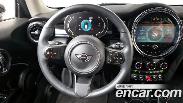 2023 Mini Cooper Classic Plus Launch Pack Sold VIN WMW41DH0XP2U15977 – exterior detail 2023 Mini Cooper Classic Plus Launch Pack Sold VIN WMW41DH0XP2U15977 – exterior detail