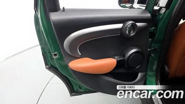 2022 Mini Cooper 5-Door Piccadilly Edition Sold VIN WMW41DK00N2P65642 – undercarriage 2022 Mini Cooper 5-Door Piccadilly Edition Sold VIN WMW41DK00N2P65642 – undercarriage