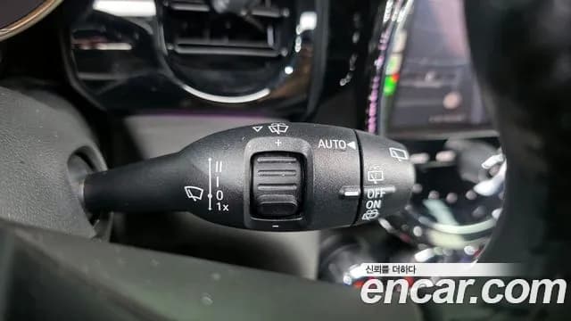 2022 Mini Cooper 5-Door Classic Plus Sold VIN WMW41DK00N2R67686 – interior seats 2022 Mini Cooper 5-Door Classic Plus Sold VIN WMW41DK00N2R67686 – interior seats