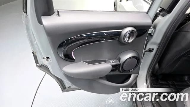 2022 Mini Cooper 5-Door Classic Plus Sold VIN WMW41DK00N2R67686 – odometer reading 2022 Mini Cooper 5-Door Classic Plus Sold VIN WMW41DK00N2R67686 – odometer reading
