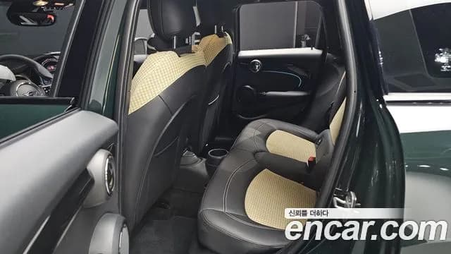 2023 Mini Cooper 5Door Resolute Edition Sold VIN WMW41DK01P2T07014 – photo 11 2023 Mini Cooper 5Door Resolute Edition Sold VIN WMW41DK01P2T07014 – photo 11