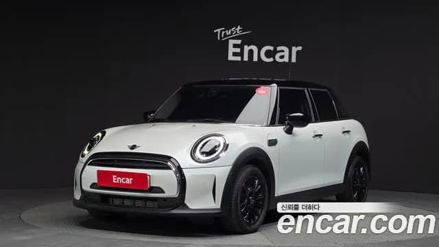 2024 Mini Cooper 5Door Classic Sold VIN WMW41DK01R2U79370 – dashboard 2024 Mini Cooper 5Door Classic Sold VIN WMW41DK01R2U79370 – dashboard