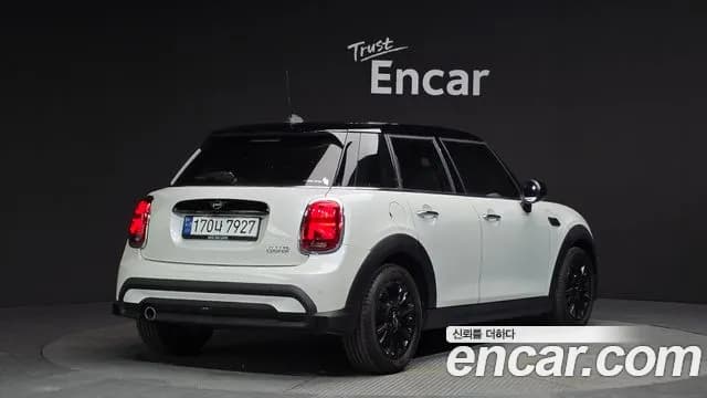 2024 Mini Cooper 5Door Classic Sold VIN WMW41DK01R2U79370 – interior seats 2024 Mini Cooper 5Door Classic Sold VIN WMW41DK01R2U79370 – interior seats