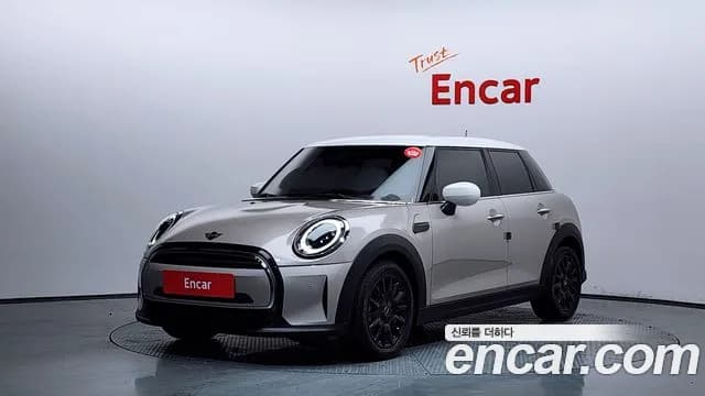 2024 Mini Cooper 5Door Classic Sold VIN WMW41DK01R2V52270 – front exterior 2024 Mini Cooper 5Door Classic Sold VIN WMW41DK01R2V52270 – front exterior