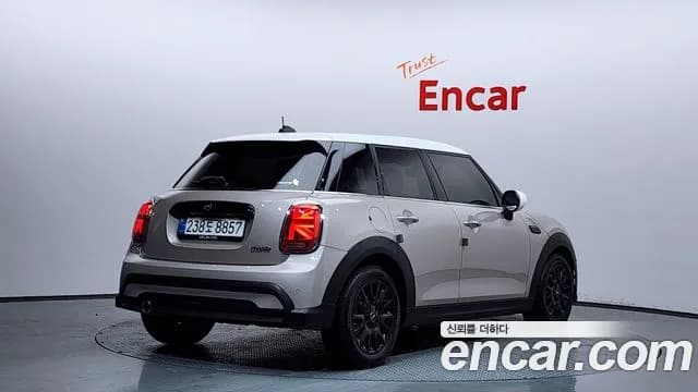 2024 Mini Cooper 5Door Classic Sold VIN WMW41DK01R2V52270 – photo 12 2024 Mini Cooper 5Door Classic Sold VIN WMW41DK01R2V52270 – photo 12