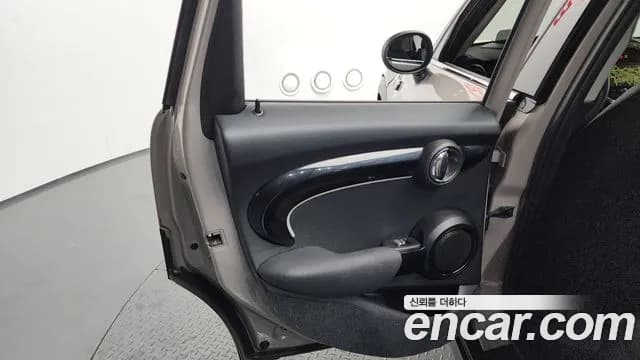 2024 Mini Cooper 5Door Classic Sold VIN WMW41DK01R2V52270 – photo 28 2024 Mini Cooper 5Door Classic Sold VIN WMW41DK01R2V52270 – photo 28