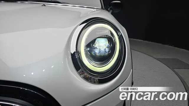 2024 Mini Cooper 5Door Classic Sold VIN WMW41DK05R2V32023 – dashboard 2024 Mini Cooper 5Door Classic Sold VIN WMW41DK05R2V32023 – dashboard