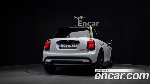 2024 Mini Cooper 5Door Classic Sold VIN WMW41DK05R2V32023 – photo 11 2024 Mini Cooper 5Door Classic Sold VIN WMW41DK05R2V32023 – photo 11
