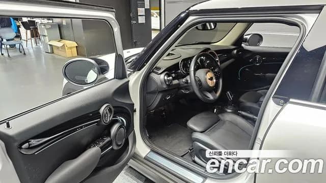 2024 Mini Cooper 5Door Classic Sold VIN WMW41DK05R2V32023 – photo 13 2024 Mini Cooper 5Door Classic Sold VIN WMW41DK05R2V32023 – photo 13