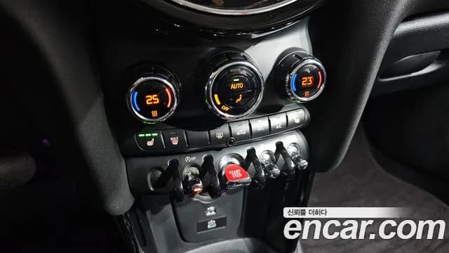 2023 Mini Cooper 5Door Classic Sold VIN WMW41DK07P2T71185 – dashboard 2023 Mini Cooper 5Door Classic Sold VIN WMW41DK07P2T71185 – dashboard