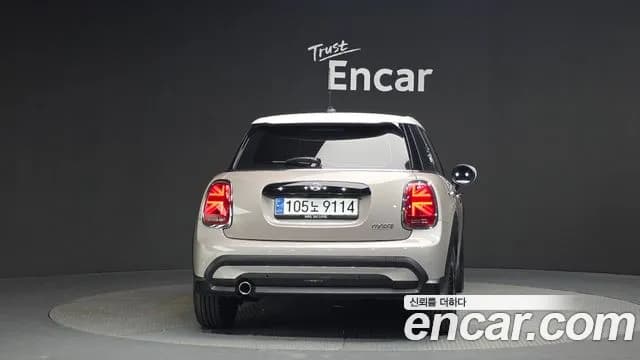 2024 Mini Cooper 5Door Classic Sold VIN WMW41DK07R2U78966 – photo 12 2024 Mini Cooper 5Door Classic Sold VIN WMW41DK07R2U78966 – photo 12