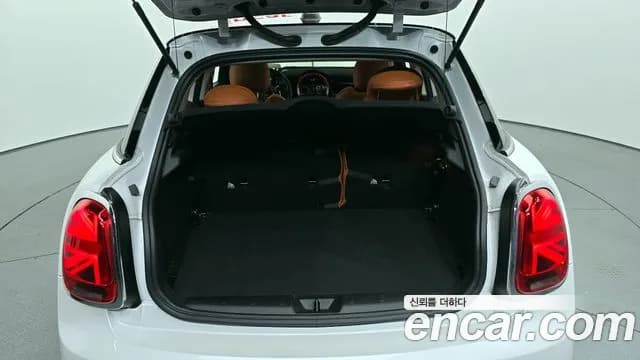 2024 Mini Cooper 5Door Classic Sold VIN WMW41DK07R2V49552 – photo 17 2024 Mini Cooper 5Door Classic Sold VIN WMW41DK07R2V49552 – photo 17