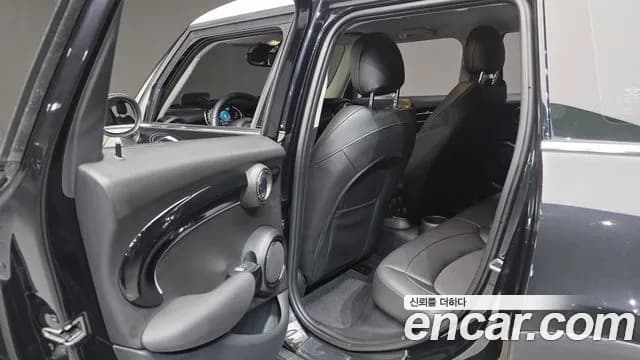 2023 Mini Cooper 5Door Classic Sold VIN WMW41DK09P2U07040 – photo 28 2023 Mini Cooper 5Door Classic Sold VIN WMW41DK09P2U07040 – photo 28
