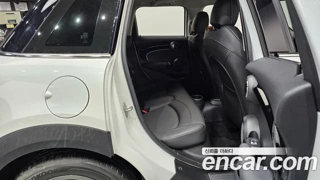 2023 Mini Cooper 5Door Classic Sold VIN WMW41DK09P2U16188 – front exterior 2023 Mini Cooper 5Door Classic Sold VIN WMW41DK09P2U16188 – front exterior