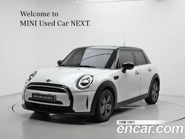 2023 Mini Cooper 5Door Classic Sold VIN WMW41DK09P2U25666 – front exterior 2023 Mini Cooper 5Door Classic Sold VIN WMW41DK09P2U25666 – front exterior