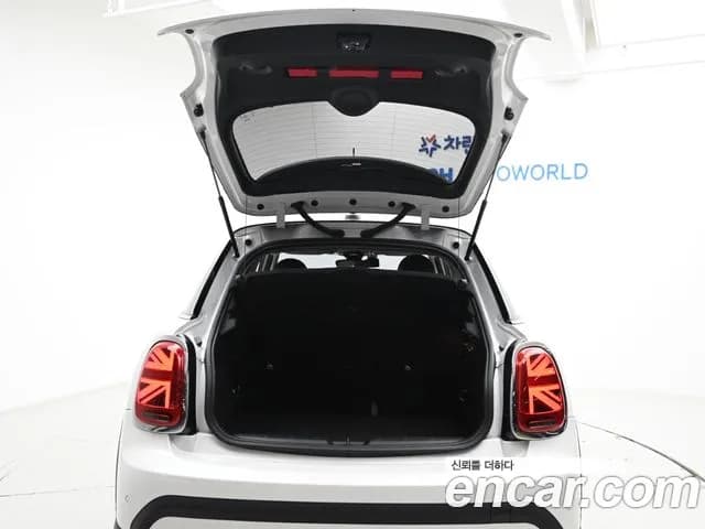 2023 Mini Cooper 5Door Classic Sold VIN WMW41DK09P2U25666 – dashboard 2023 Mini Cooper 5Door Classic Sold VIN WMW41DK09P2U25666 – dashboard