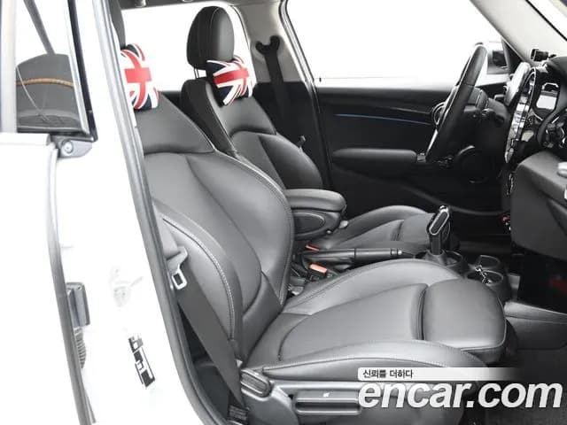 2023 Mini Cooper 5Door Classic Sold VIN WMW41DK09P2U25666 – exterior detail 2023 Mini Cooper 5Door Classic Sold VIN WMW41DK09P2U25666 – exterior detail