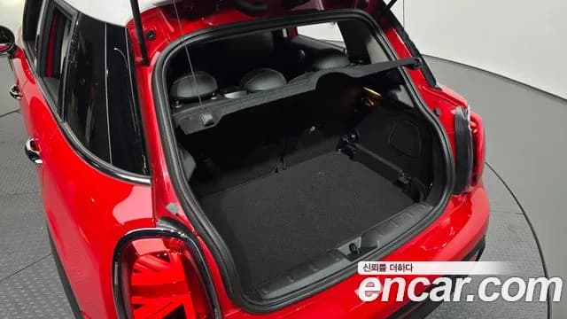 2024 Mini Cooper 5Door Classic Sold VIN WMW41DK09R2U53566 – interior seats 2024 Mini Cooper 5Door Classic Sold VIN WMW41DK09R2U53566 – interior seats