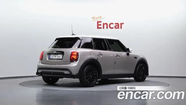 2024 Mini Cooper 5Door Classic Sold VIN WMW41DK09R2V41825 – odometer reading 2024 Mini Cooper 5Door Classic Sold VIN WMW41DK09R2V41825 – odometer reading