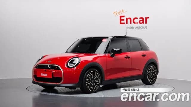 2025 Mini Cooper S 4th Gen 5 Door Favoured Sold VIN WMW51GD01S2W62048 – side profile 2025 Mini Cooper S 4th Gen 5 Door Favoured Sold VIN WMW51GD01S2W62048 – side profile