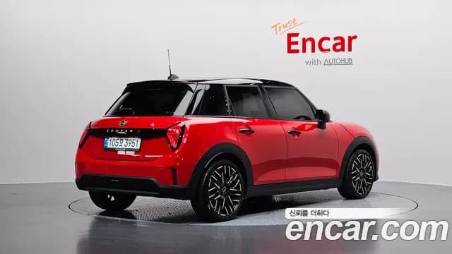 2025 Mini Cooper S 4th Gen 5 Door Favoured Sold VIN WMW51GD01S2W62048 – trunk area 2025 Mini Cooper S 4th Gen 5 Door Favoured Sold VIN WMW51GD01S2W62048 – trunk area