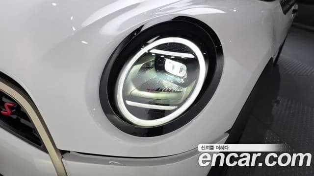 2025 Mini Cooper S 4th Gen 5 Door Favoured Sold VIN WMW51GD03S2W57904 – front exterior 2025 Mini Cooper S 4th Gen 5 Door Favoured Sold VIN WMW51GD03S2W57904 – front exterior