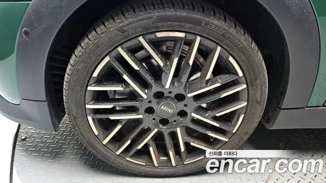 2025 Mini Cooper S 4th Gen 5 Door Favoured Sold VIN WMW51GD04S2W61668 – exterior detail 2025 Mini Cooper S 4th Gen 5 Door Favoured Sold VIN WMW51GD04S2W61668 – exterior detail