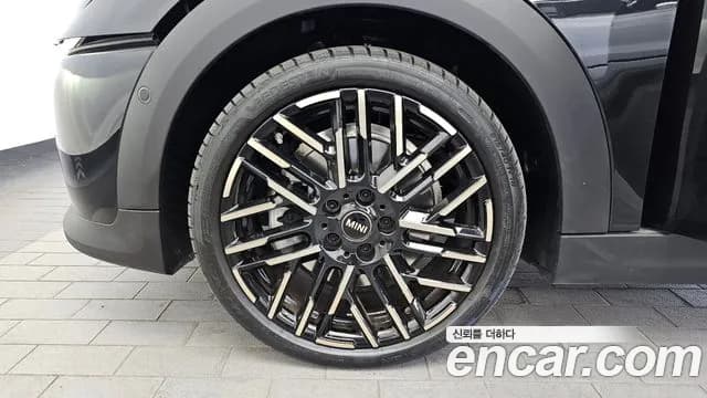 2025 Mini Cooper S 4th Gen 5 Door Favoured Sold VIN WMW51GD08S2W56022 – photo 11 2025 Mini Cooper S 4th Gen 5 Door Favoured Sold VIN WMW51GD08S2W56022 – photo 11