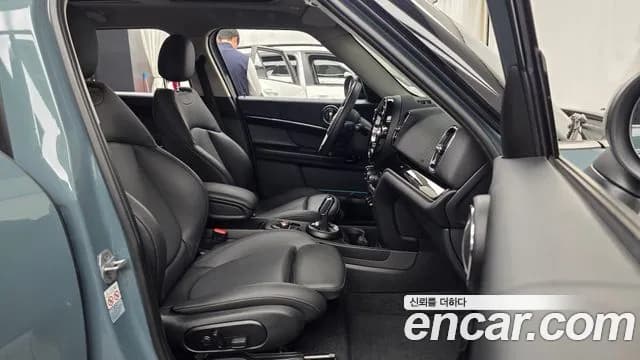 2021 Mini Cooper D Countryman ALL4 HIGH Sold VIN WMW61BT09M3N07608 – interior seats 2021 Mini Cooper D Countryman ALL4 HIGH Sold VIN WMW61BT09M3N07608 – interior seats