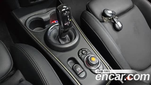 2021 Mini Cooper D Countryman ALL4 HIGH Sold VIN WMW61BT0XM3N25387 – interior seats 2021 Mini Cooper D Countryman ALL4 HIGH Sold VIN WMW61BT0XM3N25387 – interior seats