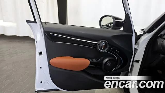 2024 Mini Cooper S 5Door Classic Sold VIN WMW61DK00R2V46761 – photo 12 2024 Mini Cooper S 5Door Classic Sold VIN WMW61DK00R2V46761 – photo 12