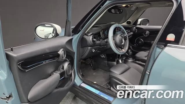 2023 Mini Cooper S 5Door Multitione Edition Sold VIN WMW61DK04P2T53848 – photo 18 2023 Mini Cooper S 5Door Multitione Edition Sold VIN WMW61DK04P2T53848 – photo 18