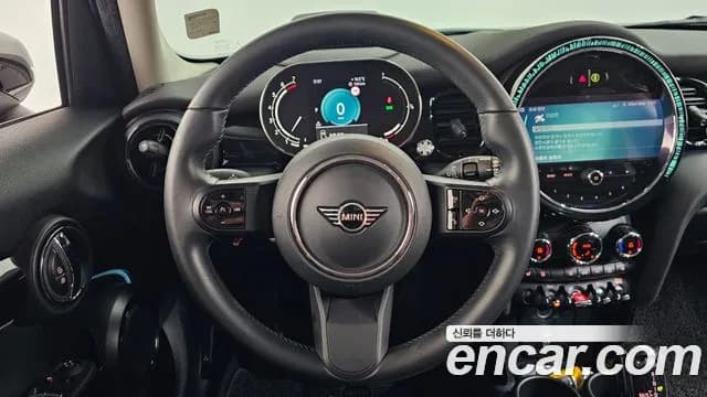 2022 Mini Cooper S 5Door Classic Launch Pack Sold VIN WMW61DK05N2R18038 – photo 20 2022 Mini Cooper S 5Door Classic Launch Pack Sold VIN WMW61DK05N2R18038 – photo 20